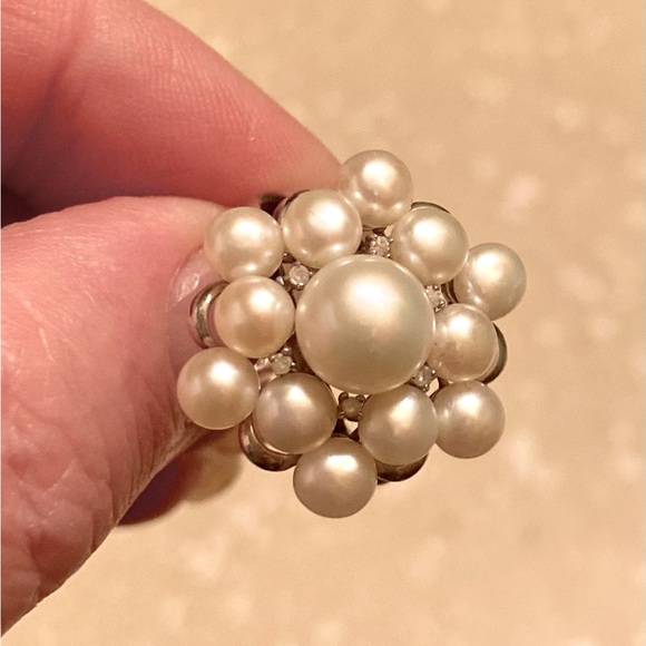 Sterling Silver pearl ring  Size 7 - Picture 2 of 3